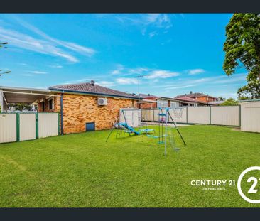 FOUR BEDROOM HOME IN A GREAT LOCATION! - Photo 2