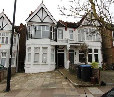 Fox Lane, Palmers Green, London, N13 - Photo 1