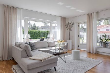 Vikaholmsallén, Växjö - Photo 2