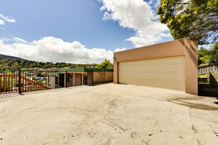 Four bedrooms and one Bathroom house in Lindisfarne Available NOW - Photo 3