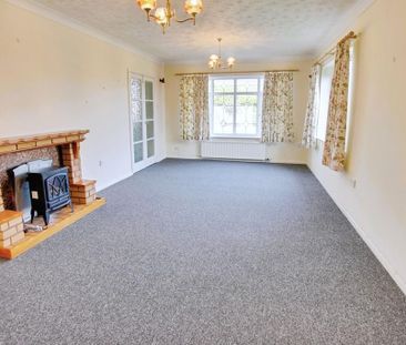 3 bedroom detached bungalow to rent - Photo 1