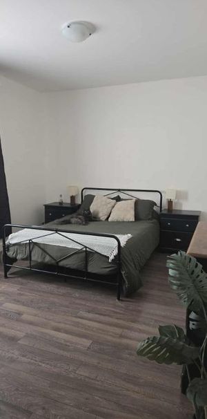 Beau grand 4 1/2 - Photo 1