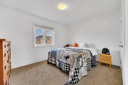 For Lease - 241 Longboat Run, Brantford, Ontario - Photo 4