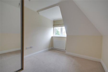 4 bedroom detached house to rent - Photo 3