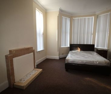 6 bed Semi-Detached House for Rent - Photo 5