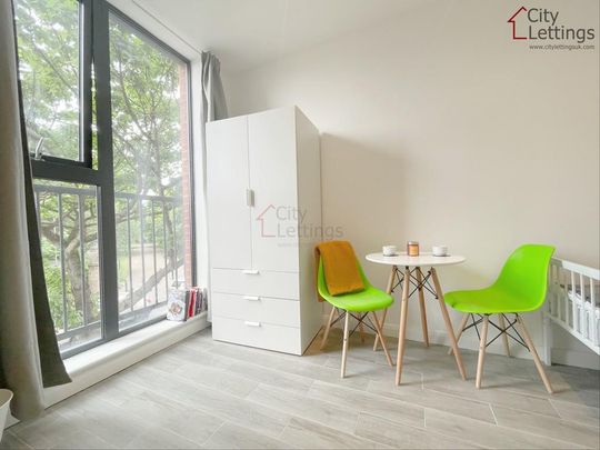 Studio to rent - Photo 1