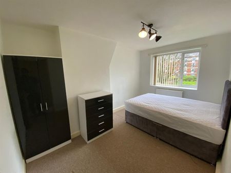 2 Bed Flat, Kielder Square, M5 - Photo 3