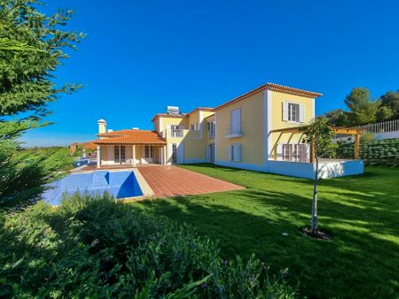 Beautiful 4 bedroom villa in the heart of the historic centre of Sintra - Photo 4