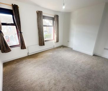 3 bedroom end of terrace house to rent - Photo 3