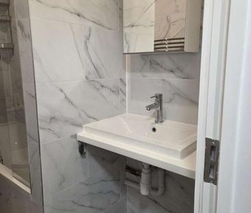 Greenford, UB6 - Photo 2