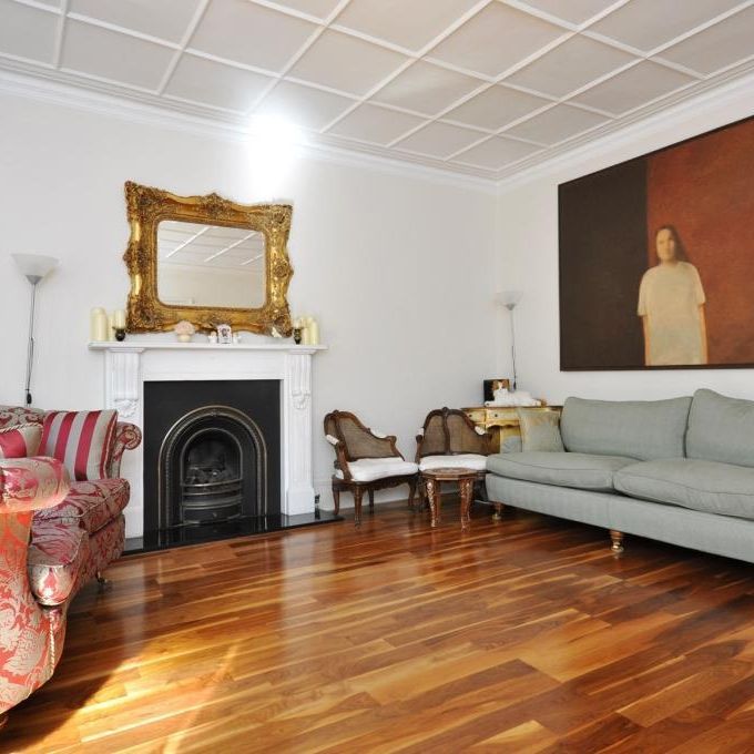 Greencroft Gardens, South Hampstead, London NW6 - Photo 1