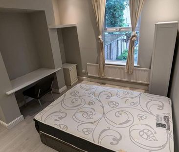 1 bedroom in a house share to rent - Photo 4