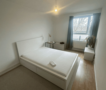 Whinchat Road, London, SE28 - Photo 5