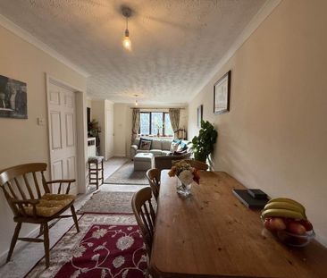 3 bedroom semi-detached house to rent - Photo 2