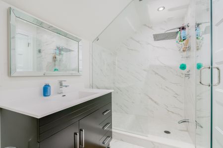 For Lease - 141 South Edgely Avenue, Toronto, Ontario - Photo 4