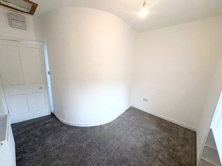 4 bedroom detached house to rent - Photo 5