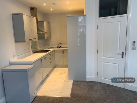 2 bedroom flat to rent - Photo 5