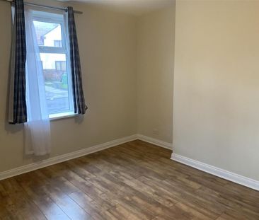 2 bedroom ground floor flat to rent - Photo 4