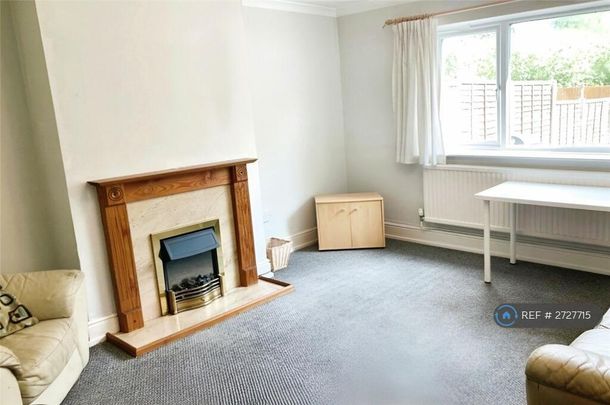 4 bedroom terraced house to rent - Photo 1