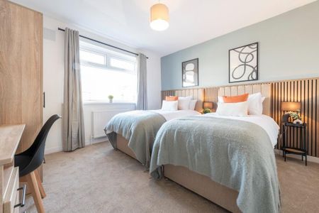 3 bedroom flat to rent - Photo 4