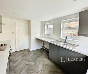 2 bedroom house to rent Latimer Road, Eastbourne, East Sussex, BN22 - Photo 1