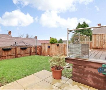 2 bedroom semi-detached house to rent - Photo 6