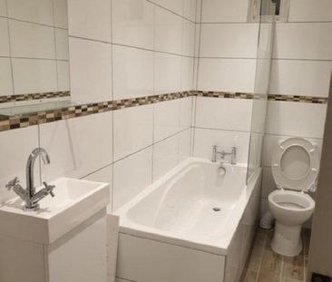 1 bedroom in a flat share to rent - Photo 6