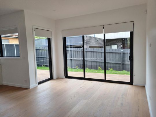 3/129 Ellesmere Parade, Rosanna - Photo 1