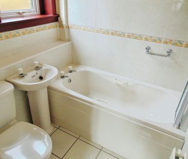 3 bedroom semi-detached house to rent - Photo 4