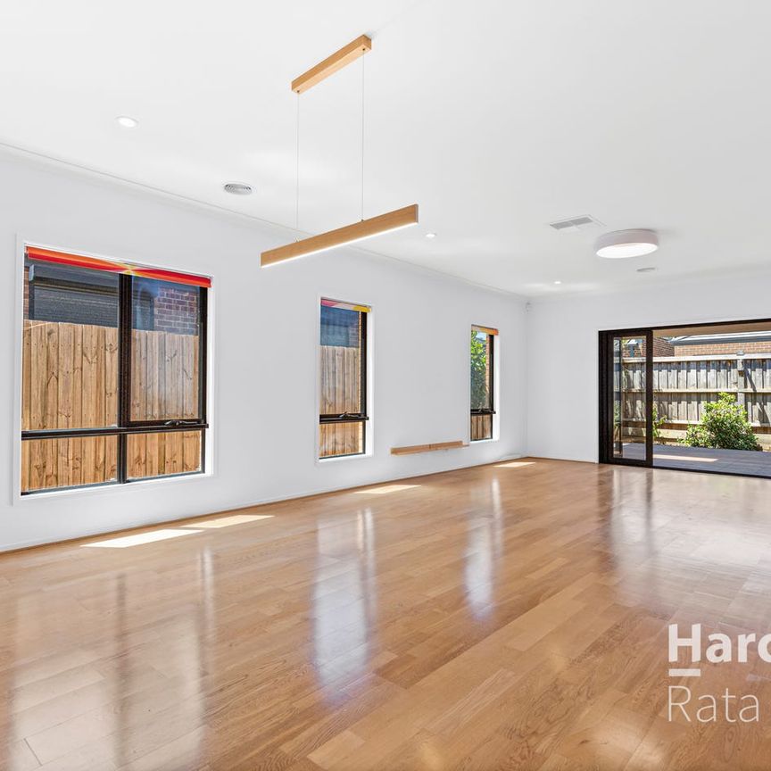 Spacious 3-Bedroom Family Home! - Photo 1