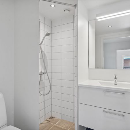 Moderne og lys lejlighed - Photo 4