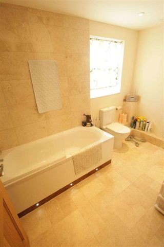 Fisherton Street, Salisbury, SP2 - Photo 4