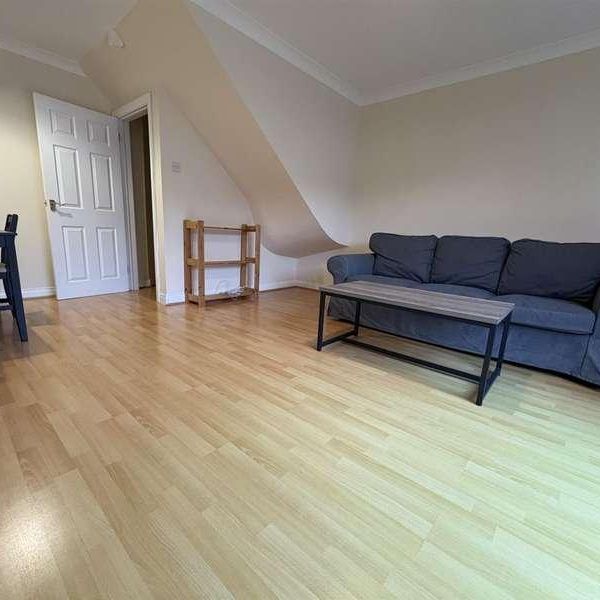 Melrose Avenue, Penylan, CF23 - Photo 1