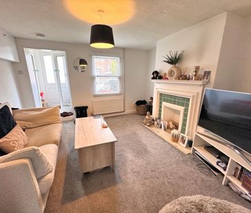 2 bedroom terraced house to rent - Photo 2