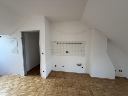 Jakomini/Steyrergasse - Charmante Wohnung mit Blick auf Schlossberg frisch in Sanierung - Photo 2