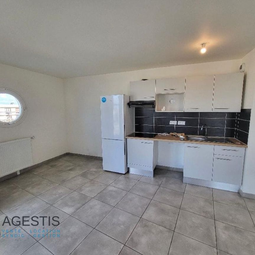 Location Appartement 3 pièces 63m² LE BLANC MESNIL 93150 - Photo 1