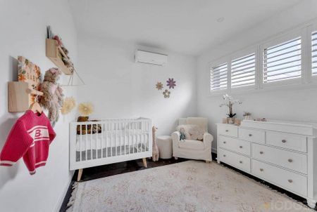 MODERN TOWNHOUSE l BOUTIQUE BLOCK l PERFECT LOCATION - Photo 2