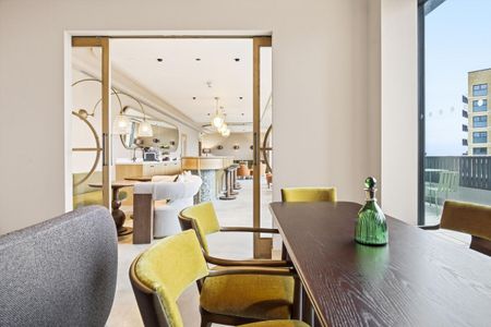 Knight Frank are delighted to present Kew Curve – A Fresh Take on Riverside West London Living.<br /><br />Brand New |Concierge |Gym| Co-Working Area |Meeting Room| Resident’s Lounge| - Photo 5