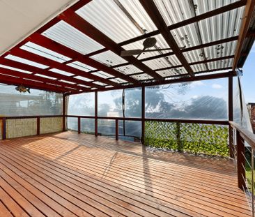 Flexible Family Living in a Serene Coastal Setting - Photo 1