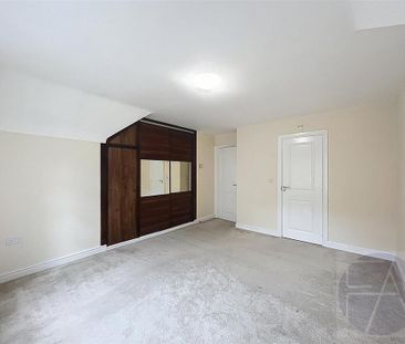 4 bedroom detached house to rent - Photo 2