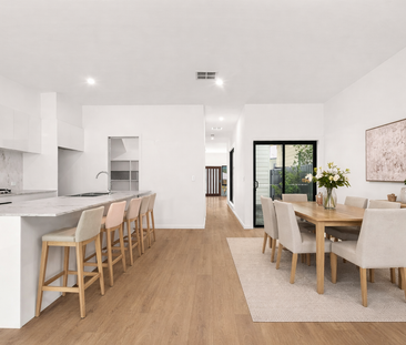 Stunning Brand New Four Bedroom Duplex - Photo 3