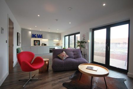 2 bedroom penthouse to rent - Photo 2