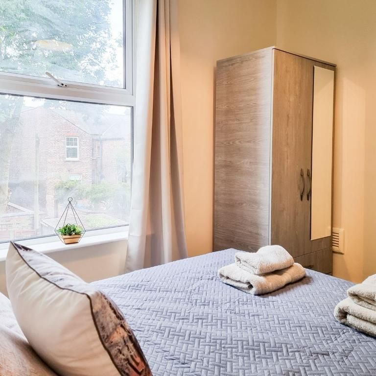 5 bedroom semi-detached house to rent - Photo 1