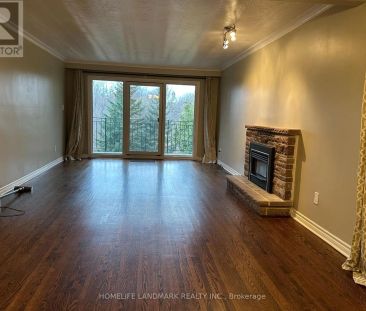 28 LANDFAIR CRESCENT - Photo 1