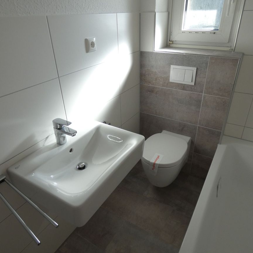 Wunderschöne 3-Zimmer-Wohnung mit Balkon in ruhiger Lage - Photo 1