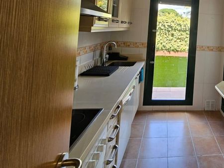 2 bedroom luxury Apartment for rent in Marbella Del Este, Andalusia - Photo 4