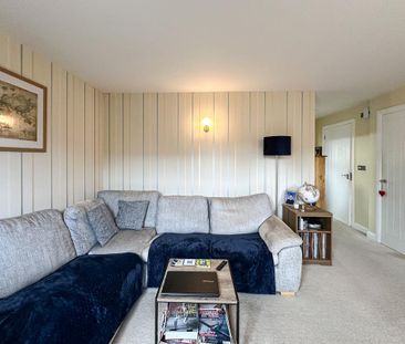 2 bedroom end of terrace house to rent - Photo 3