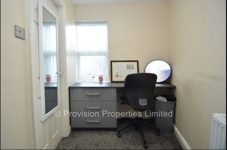 1 bedroom flats in Leeds - Photo 3