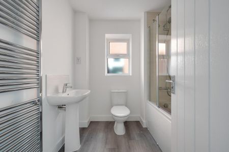 2 bedroom semi-detached house to rent - Photo 5