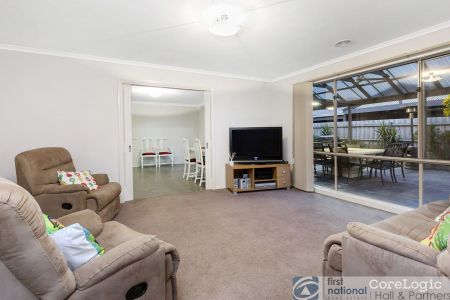 5 Lorikeet Court, Pakenham - Photo 4